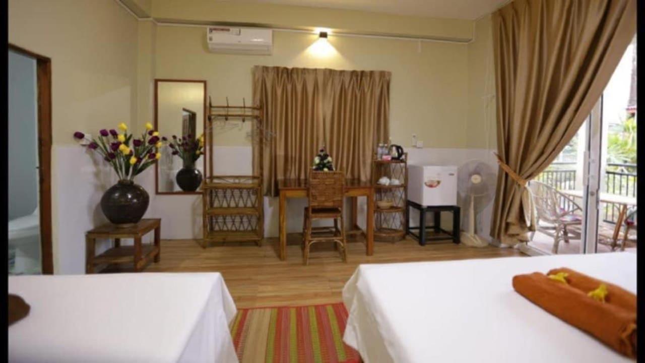 Fish Island Bungalows Kampot Exteriör bild