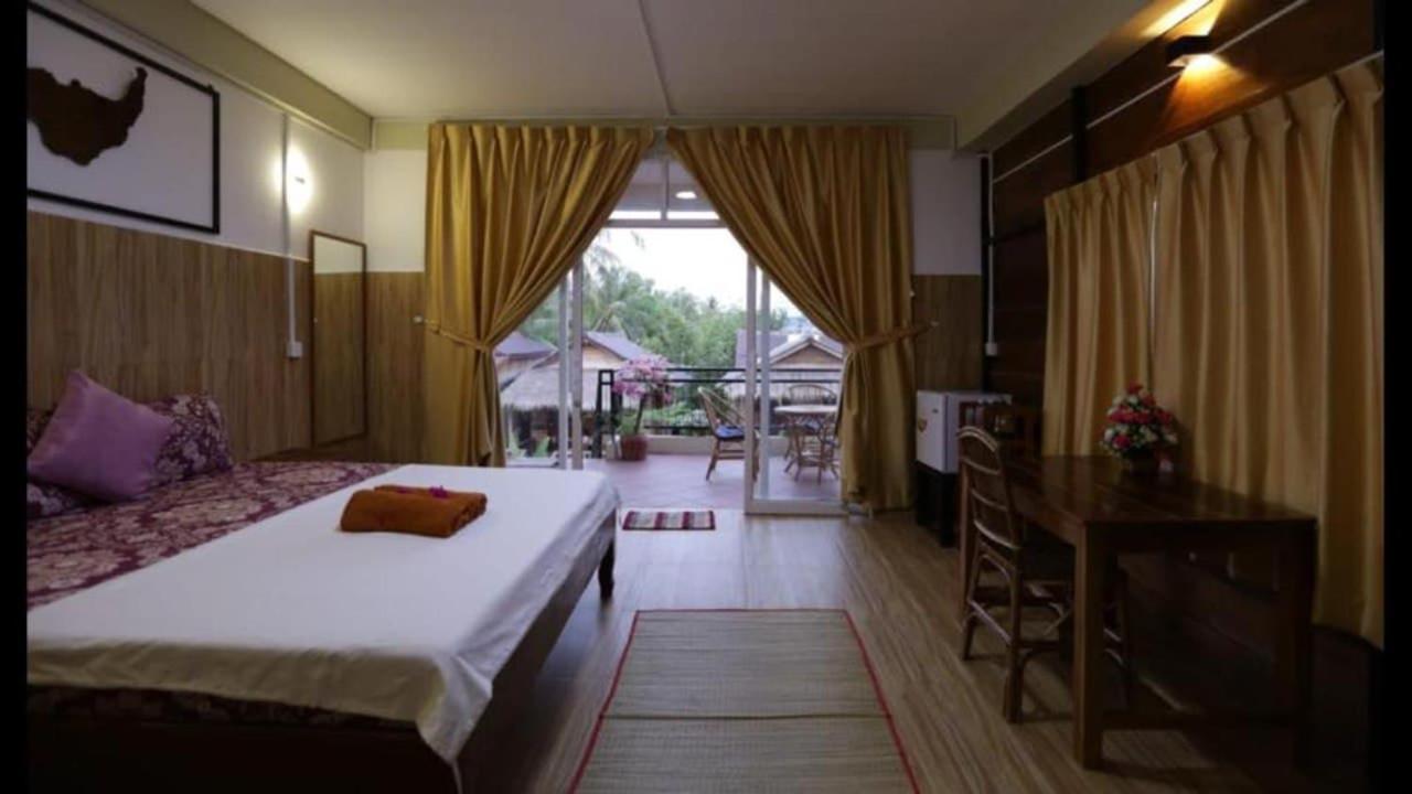 Fish Island Bungalows Kampot Exteriör bild