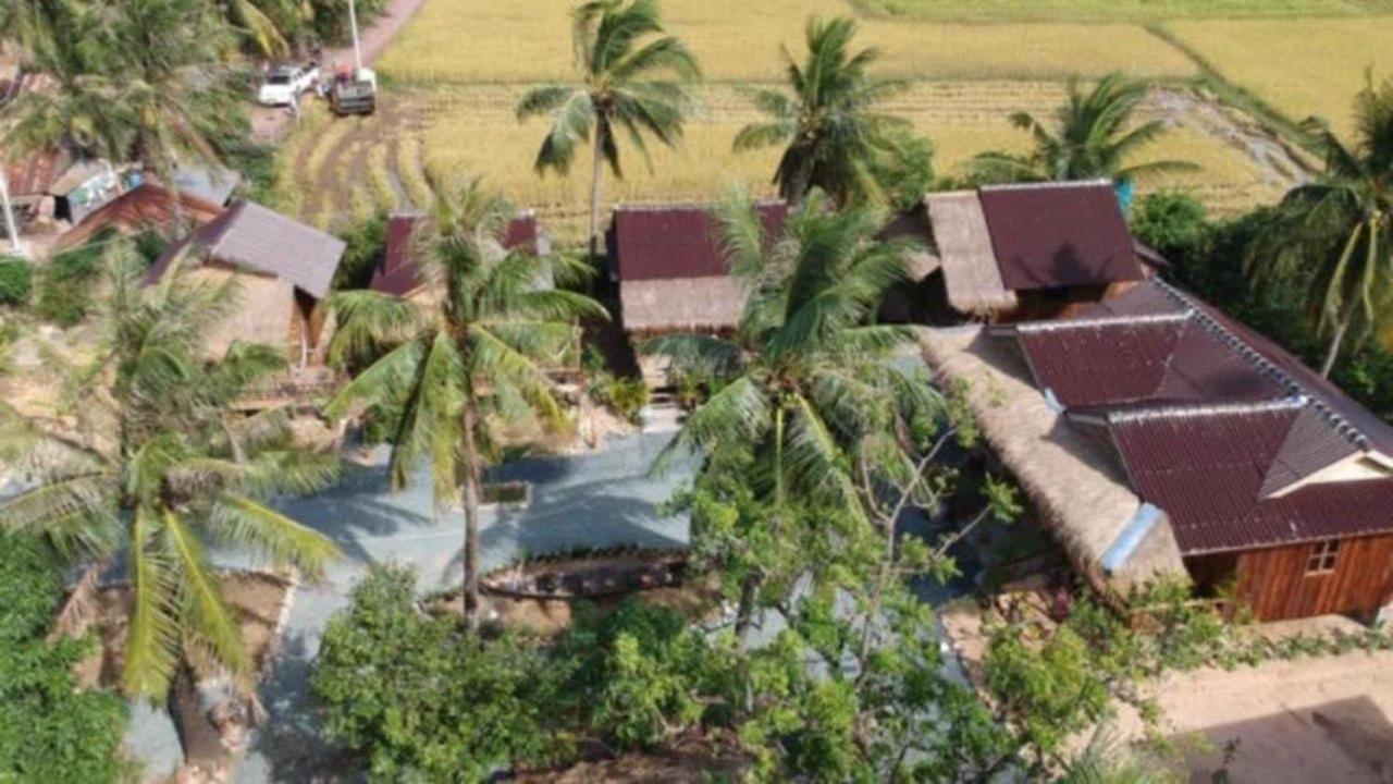 Fish Island Bungalows Kampot Exteriör bild
