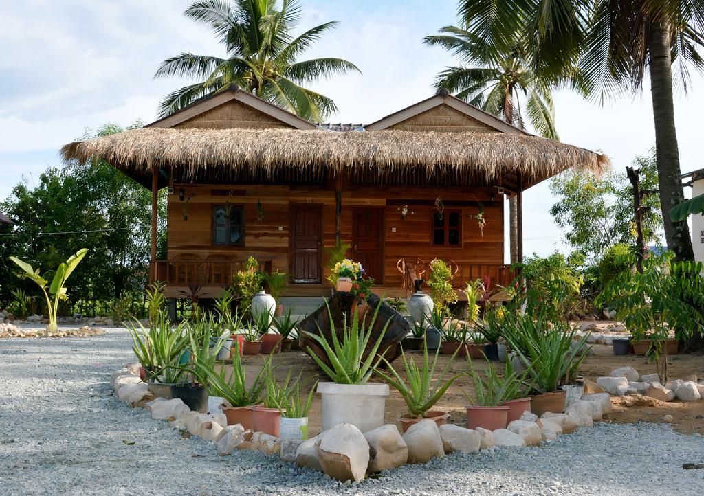 Fish Island Bungalows Kampot Exteriör bild
