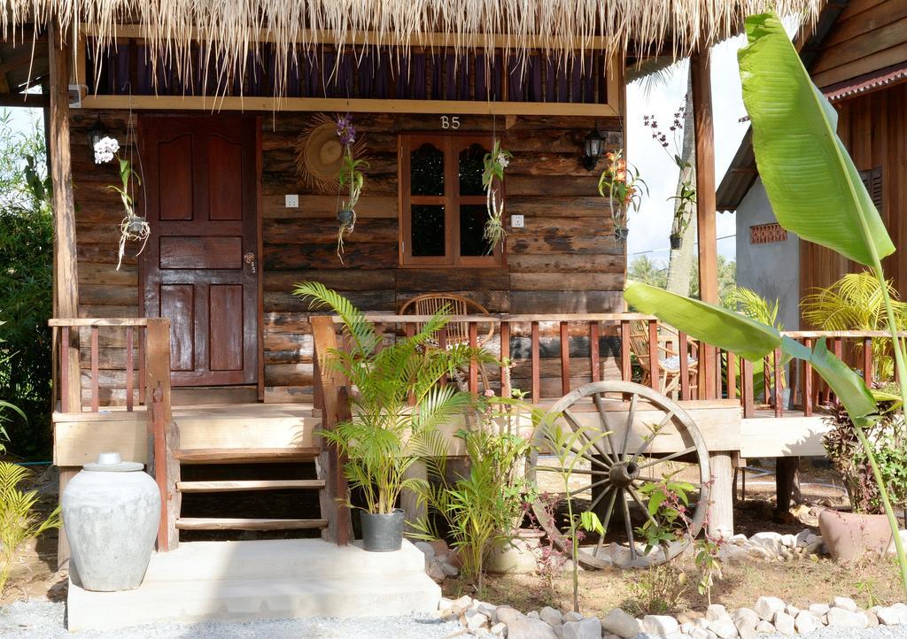 Fish Island Bungalows Kampot Exteriör bild
