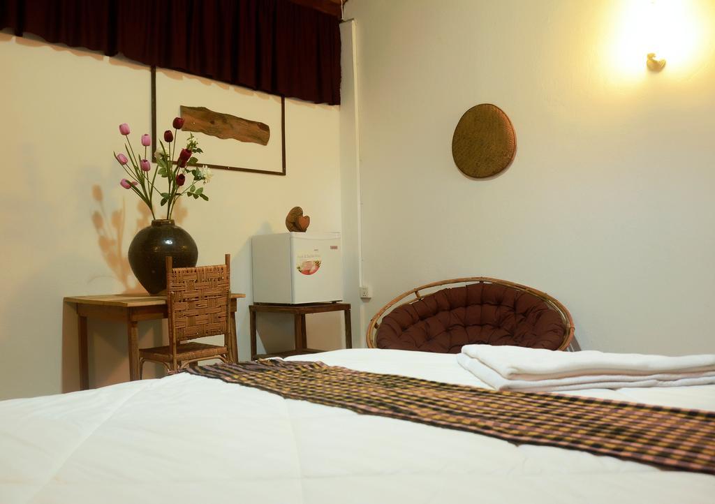 Fish Island Bungalows Kampot Exteriör bild