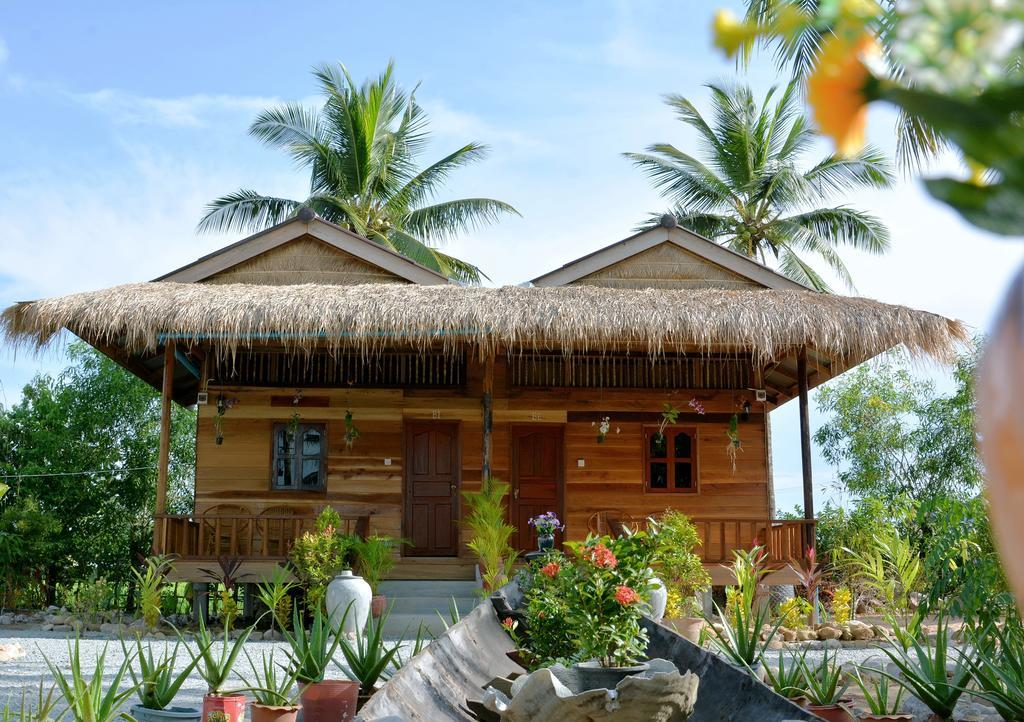 Fish Island Bungalows Kampot Exteriör bild