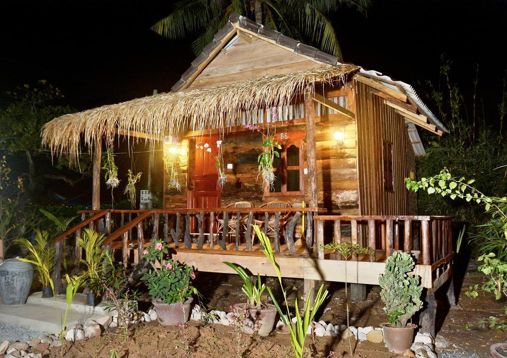 Fish Island Bungalows Kampot Exteriör bild