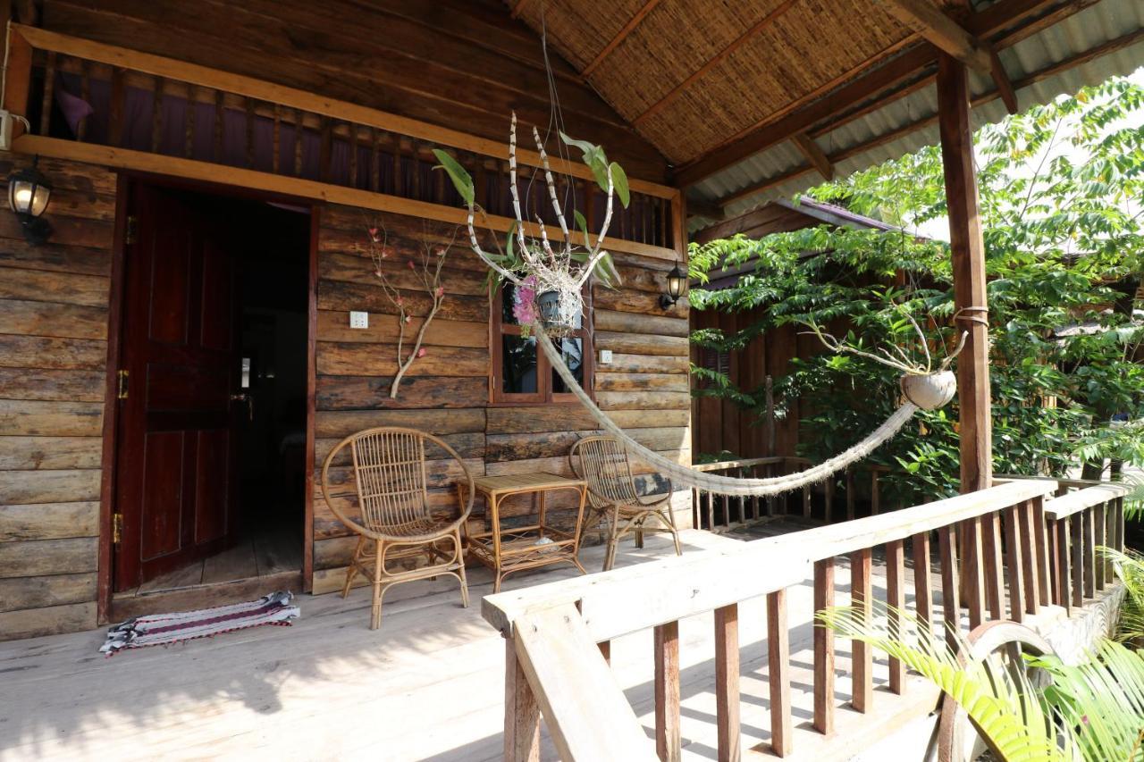 Fish Island Bungalows Kampot Exteriör bild